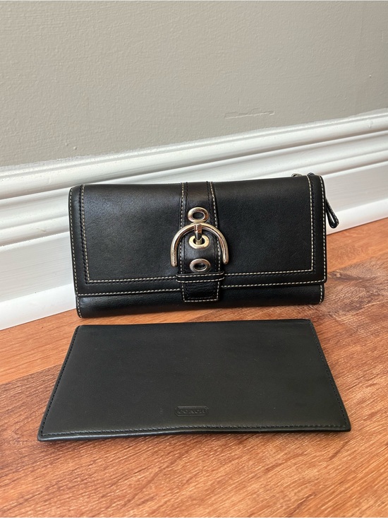 Coach Handbags - Coach Soho Vintage Buckle Flap Leather Wallet with Checkbook Holder Insert Y2K